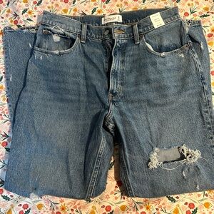 Abercrombie High Rise Mom Jean 30L